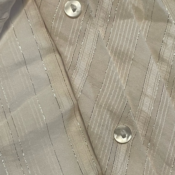 Loft Sheer Cream Metallic Long Sleeve Tucking Detail Top Size Large NWT - Picture 9 of 13